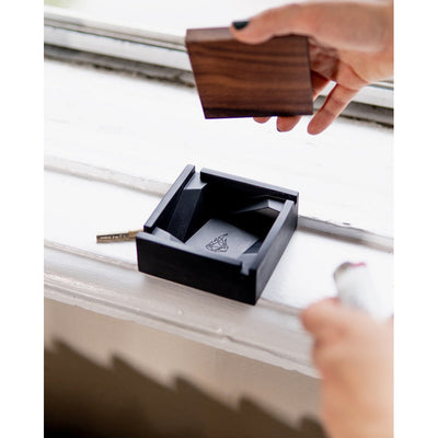 Briq Concrete Ashtray & Walnut Lid (Black)